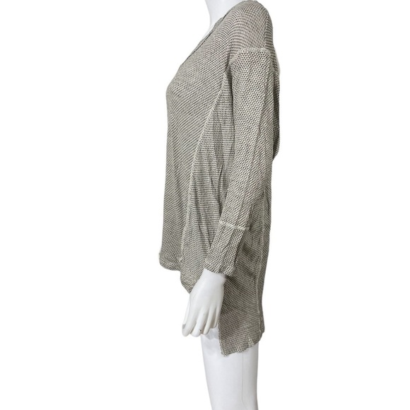 Altar'd State Beige Sheer High Low Knit Top
New - Picture 3 of 5
